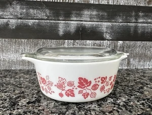 CAZUELA VINTAGE AÑOS 50 PYREX ROSA GROSELLA ESPINOSA #472 CON TAPA #470C - Imagen 1 de 8