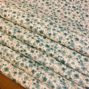 MADE TO MEASURE ROMAN BLIND DUCK EGG DITSY CLARKE & CLARKE FLORAL. - Picture 1 of 2