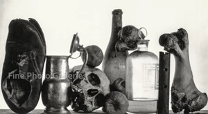 1980/91 Vintage IRVING PENN Skull Shoe Bottles Fruit Still Life Quadritone Photo - Picture 1 of 1
