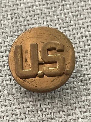 WW2 US Forces Army Enlisted Collar Disc Screw Back Brass Insignia Badge 1" - Image 1 of 4