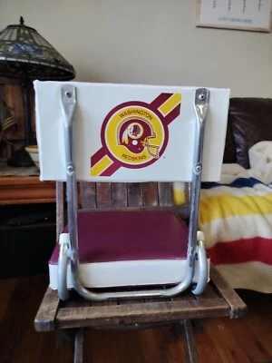 Silla vintage con logotipo original asiento acolchado plegable estadio WASHINGTON REDSKINS Stadium 1970 Foto 1 de 4