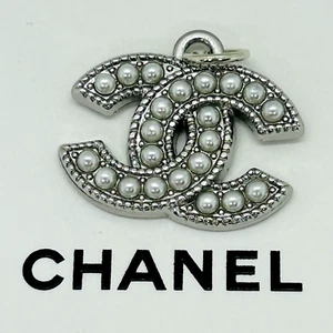 CHANEL Vintage necklace charm parts pearl x silver 22 × 15mm engraving - Picture 1 of 5