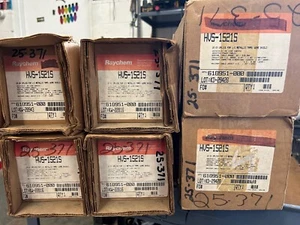 Kit de empalme Raychem HVS-1521S 15KV en línea con cinta metálica y protector de alambre .65-1.05" - Imagen 1 de 5