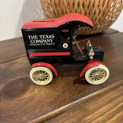 ERTL 1905 Ford’s First Delivery Car Coin Bank Texaco Die Cast Foto 1 de 4