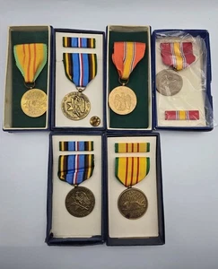 Group of 6 United States Vietnam/ Armed Forces, National Defense Medals NICE! - Picture 1 of 7