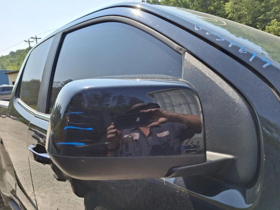 2020 Chevrolet Colorado Right Passenger Side Mirror OEM Black Used 88000 Mi - Image 1 of 4
