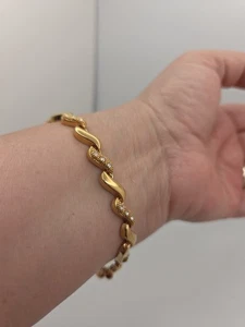 Vintage 1990s Avon Gold Tone Tennis Bracelet w/ Clear Rhinestones 7.5" - Imagen 1 de 10