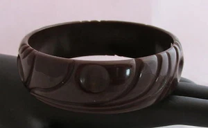 Vintage Bakelit Armreif Armband geschnitzte Punkte und Wirbel dunkel schokobraun - Bild 1 von 5