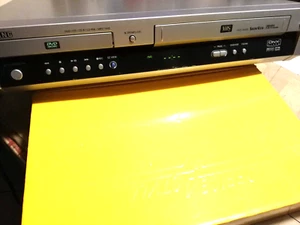 SAMSUNG Combo DVD V6450 - Video VCR - DVD Vintage - Mal funzionante - Foto 1 di 9