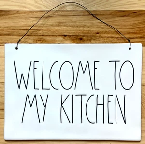 ~Rae Dunn "WELCOME TO MY KITCHEN" Ceramic Tile Wall Plaque Sign Wire Hanger - Picture 1 of 3