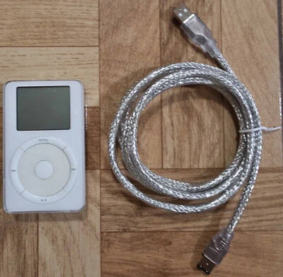 Apple iPod Classic 2nd Generation A1019 for PARTS/REPAIR + firewire to usb - Image 1 of 4