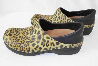 Crocs женский размер 7 тройной комфорт леопард печать сабо медсестра сад обувь - Изображение 1 из 4