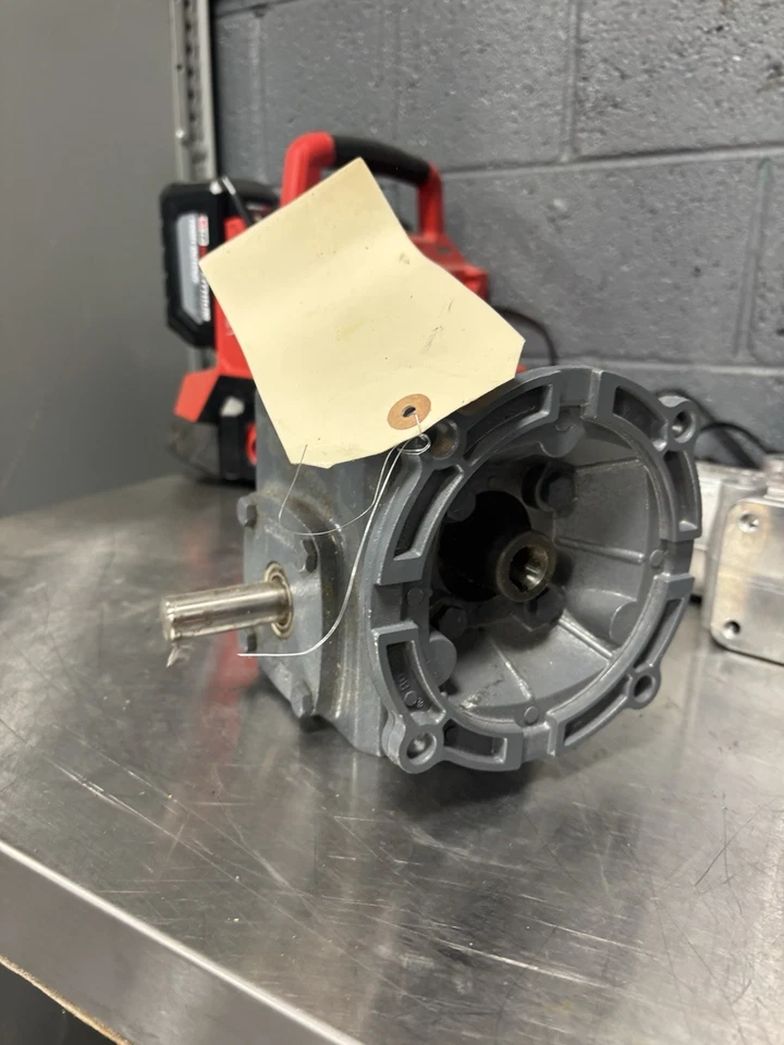 NUEVO SIN CAJA Boston Gear Reducer F715-10-B5-G relación 1,2 HP par 10:1 397 lb Foto 1 de 4