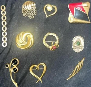 10 Vintage Designer Signed Pins Gold Tone Napier Monet Sarah Coventry Peri Lot 7 - Picture 1 of 2