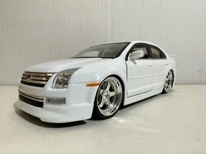 JADA DUB CITY 2006 FORD FUSION WHITE 1:24 DIECAST MODEL CAR NEW NO BOX - Picture 1 of 12