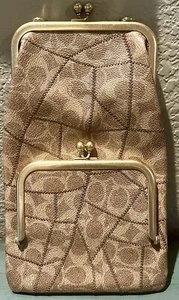 BOLSA COACH DOBLE MARCO KISSLOCK CON PATCHWORK DE FIRMA 69109 - Imagen 1 de 6