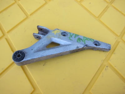 1984 Honda V30 Magna VF500 VF 500 OEM SUPORTE DIANTEIRO DIREITO - Imagem 1 de 4