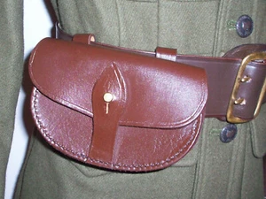 WW1 OFFICERs REVOLVER AMMO POUCH - BLACK or BROWN LEATHER NEW REPRO SAM BROWN - Picture 1 of 2