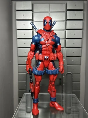 Marvel Legends 6" Vintage Retro Clásico Traje Rojo Deadpool 80 Años Incompleto Foto 1 de 2