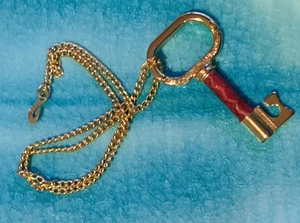 π Vintage 1960-80s - Gold-Tone Skeleton Key / Pendant Necklace β Red Enamel Key - Picture 1 of 16