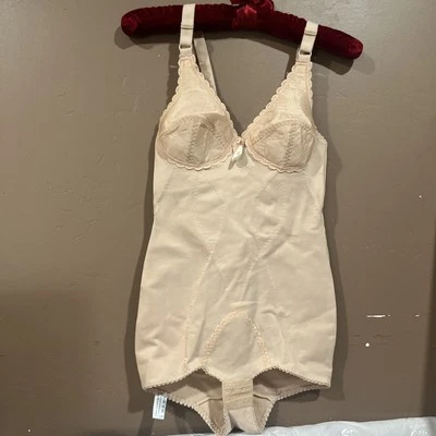 Elbrina Valerie Espaciador Cuerpo Con Aros Prenda De Colección Hecha en Holanda 75A Nuevo Foto 1 de 4