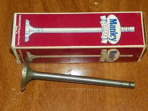 International Tractor C248(kerosene),C264(distillate),C281(dist.) intake valve - Picture 1 of 1