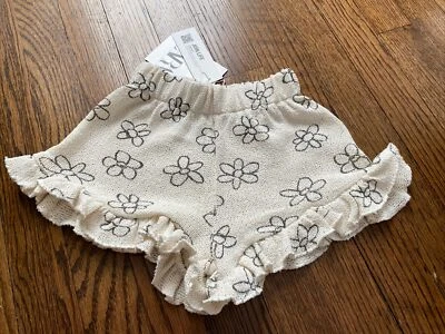 Nuevo Pantalón Corto Zara Niño Niña Crema Negro Floral Crochet Tejido Abierto Volantes 4-5 años Foto 1 de 4