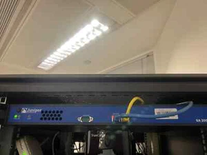 Juniper Networks SA2000 Secure Security Appliance - Juniper SA2000 - Bild 1 von 2