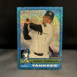 2025 Topps Heritage Jasson Dominguez #453 Light Blue Sparkle Speckle Refractor - Picture 1 of 2