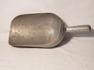Vintage Shinola #5 Aluminium Schaufel groß Mehl Zucker Trockenware Süßigkeiten Bauernhaus - Bild 1 von 6