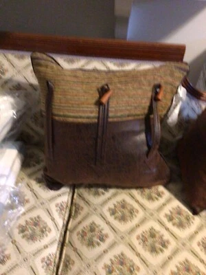 Подушка юго-западная Croscill Home Plateau искусственная кожа 20 x 20 коричневая - Изображение 1 из 4