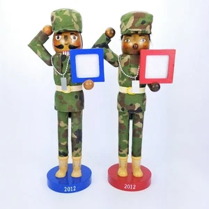 Lote de 2 Cascanueces Soldado Afroamericano Hombre y Mujer 2012 Target Wondershop - Imagen 1 de 2