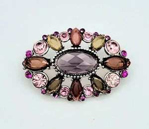 Broche vintage ovalado tono plata pedrería facetada rosa lavanda púrpura Monet - Imagen 1 de 12