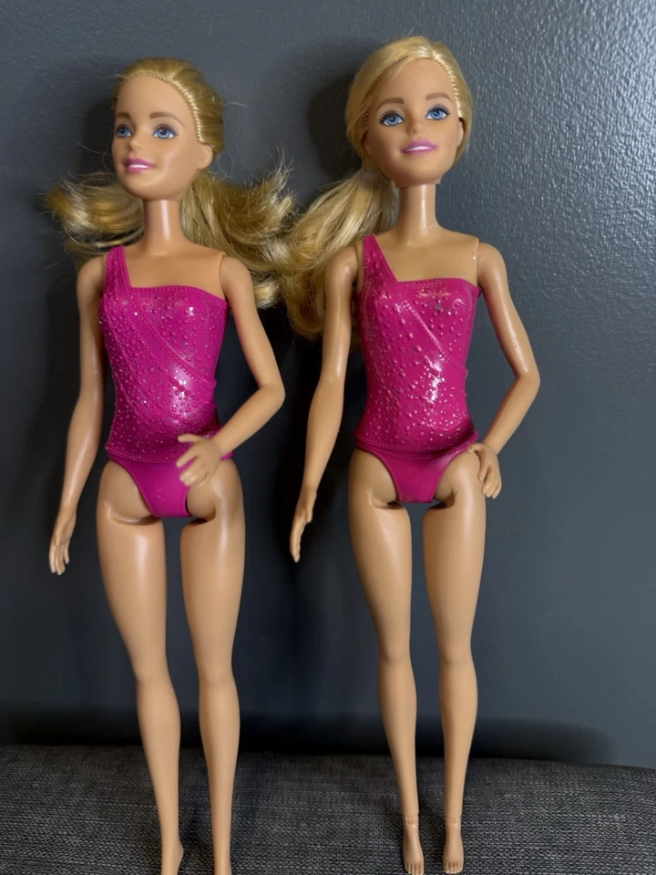 Barbie 2013 Carrera Barbie Patinadora sobre Hielo Lote de 2 Foto 1 de 4