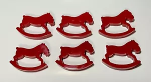 RARO 6 Anillos Servilleteros Vintage Figura Baquelita Rojo Cereza Caballo Mecedor ~ Años 30’s - Imagen 1 de 7
