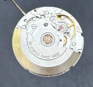 GENUINE ETA 2824-2 AUTOMATIC MOVEMENT 25 JEWELS SWISS MADE SILVER STOCK - 1652 - Picture 1 of 5