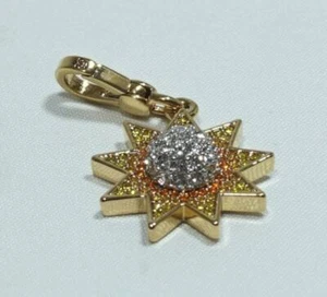 Juicy Couture Charm Sole con pavè di brillantini colorati in metallo color oro . - Imagen 1 de 2