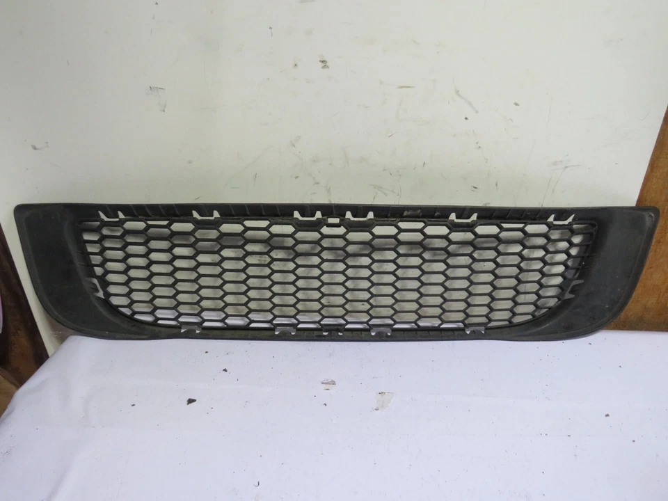 BMW X3 2007 parachoques delantero rejilla de malla Foto 1 de 4