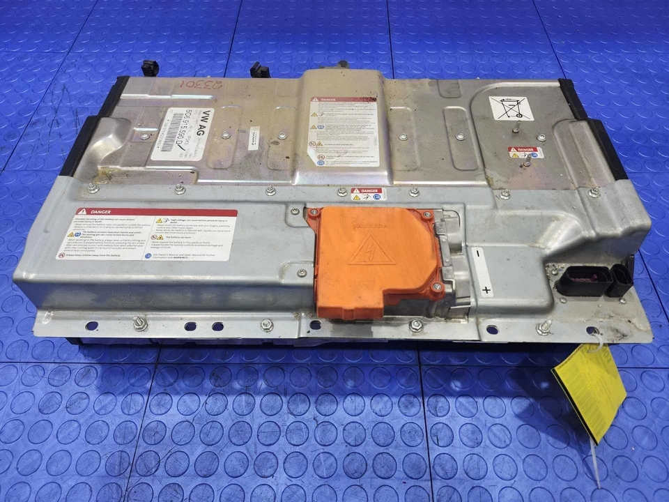 13-16 Volkswagen Jetta Hybrid Drive Motor Battery Pack Assembly OEM 5C6915590D - Image 1 of 4