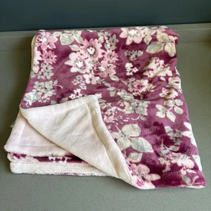 Babydecke RACHEL ZOE Catherine Malandrino RN# 157035 Floral rosa Plüsch Fleece - Bild 1 von 6