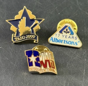 Lot Of 3 Pins Texas Albertsons Cl.6 - Picture 1 of 4