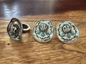 Juego de anillos y pendientes ajustables de sombrero de vaquera turquesa - Imagen 1 de 6
