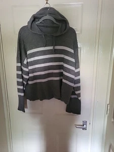 Primark Ladies Grey And White Hooded Jumper With Long Sleeves UK 20/22 - Picture 1 of 2