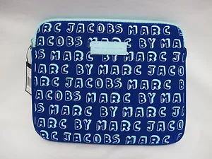 Nuevo con etiquetas Marc by Marc Jacobs Logotipo Azul Lector Electrónico/Funda para Tablet Compatible con iPad Air - Imagen 1 de 9