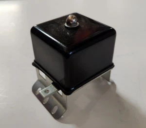 Voltage Regulator 6V for J.I. Case, Cockshutt, Myers Sprayer, New Ideal, Oliver - Picture 1 of 4