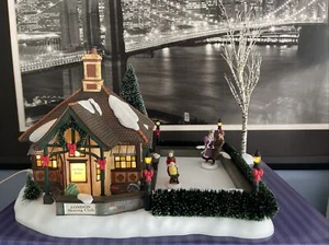 DEPT 56 Dickens Village Series LONDON SKATING CLUB Retired READ - Picture 1 of 12