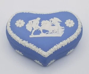 Wedgwood Jasperware Blue White Cameo Heart Shaped Vintage Trinket Box - Picture 1 of 11