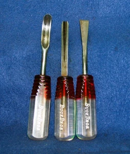 VINTAGE SET MIT 3 BUCK BROS HOLZBEITELN ^3407 - Bild 1 von 4