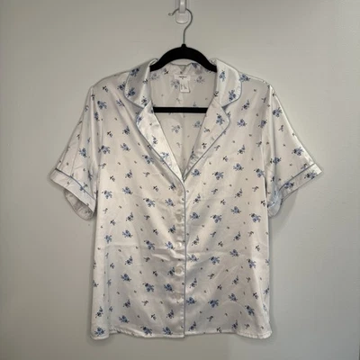 Pijama blanco y azul floral satinado manga corta camisa abotonada talla grande Foto 1 de 4