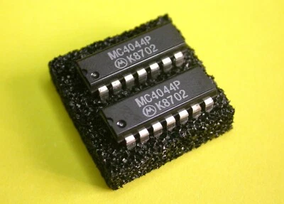 2 pz: Motorola MC4044P MC4044L rilevatore di frequenza di fase PLL DIP stock originale Regno Unito